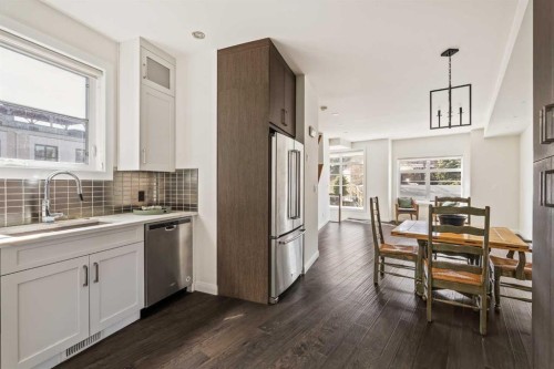 125 41 Avenue Sw, Calgary, AB - Indoor Photo Showing Kitchen With Upgraded Kitchen