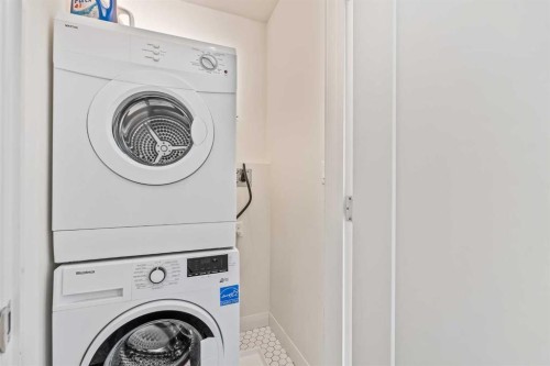 125 41 Avenue Sw, Calgary, AB - Indoor Photo Showing Laundry Room