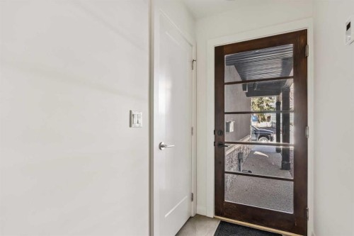 125 41 Avenue Sw, Calgary, AB - Indoor Photo Showing Other Room