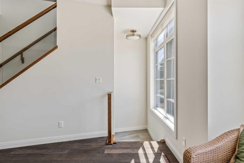 125 41 Avenue Sw, Calgary, AB - Indoor Photo Showing Other Room
