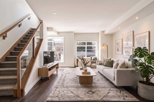 125 41 Avenue Sw, Calgary, AB - Indoor Photo Showing Living Room