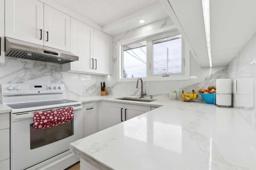 176 Penmeadows Close Se, Calgary, AB 