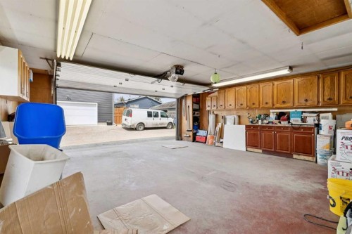 176 Penmeadows Close Se, Calgary, AB 