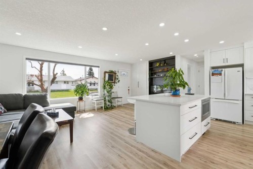 176 Penmeadows Close Se, Calgary, AB 