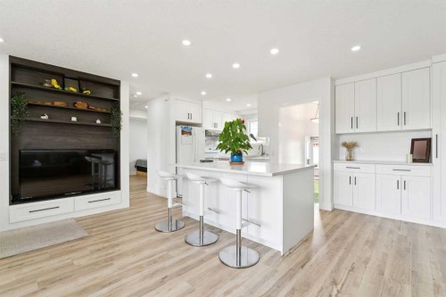 176 Penmeadows Close Se, Calgary, AB 