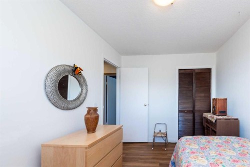 16 Rundleson Way Ne, Calgary, AB - Indoor Photo Showing Bedroom