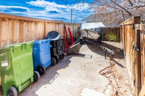 16 Rundleson Way Ne, Calgary, AB - Outdoor
