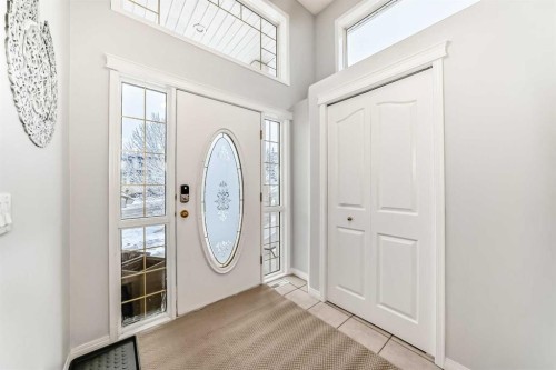 3263 Signal Hill Drive Sw, Calgary, AB - Indoor Photo Showing Other Room