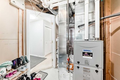 3263 Signal Hill Drive Sw, Calgary, AB - Indoor Photo Showing Basement