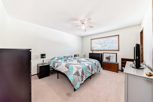 209 Somervale Point Sw, Calgary, AB - Indoor Photo Showing Bedroom