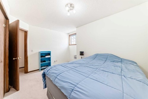 209 Somervale Point Sw, Calgary, AB - Indoor Photo Showing Bedroom