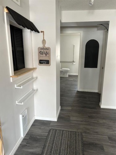 2 Elk Avenue, Okotoks, AB 