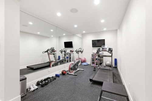 411 47 Avenue Sw, Calgary, AB - Indoor Photo Showing Gym Room