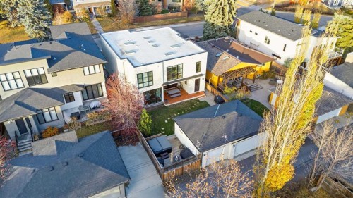 411 47 Avenue Sw, Calgary, AB - Outdoor