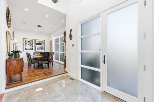 411 47 Avenue Sw, Calgary, AB - Indoor