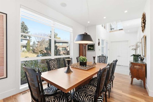411 47 Avenue Sw, Calgary, AB - Indoor Photo Showing Dining Room