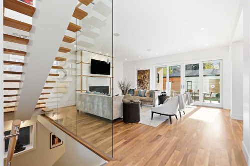 411 47 Avenue Sw, Calgary, AB - Indoor