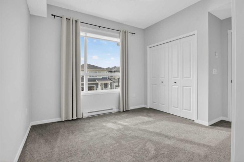 1206-33 Carringham Gate Nw, Calgary, AB - Indoor Photo Showing Other Room