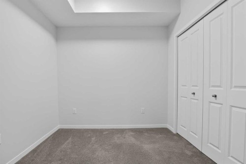 1206-33 Carringham Gate Nw, Calgary, AB - Indoor Photo Showing Other Room