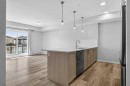 1206-33 Carringham Gate Nw, Calgary, AB  - Indoor Photo Showing Kitchen 