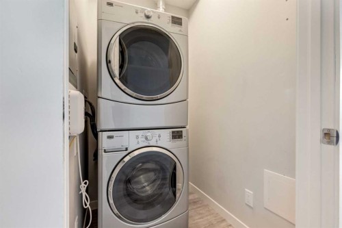 207-10 Westpark Link, Calgary, AB - Indoor Photo Showing Laundry Room