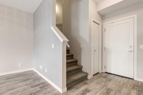 207-10 Westpark Link, Calgary, AB - Indoor Photo Showing Other Room