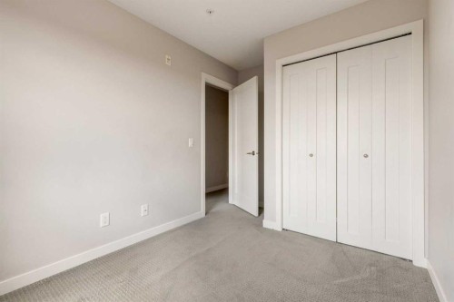 207-10 Westpark Link, Calgary, AB - Indoor Photo Showing Other Room