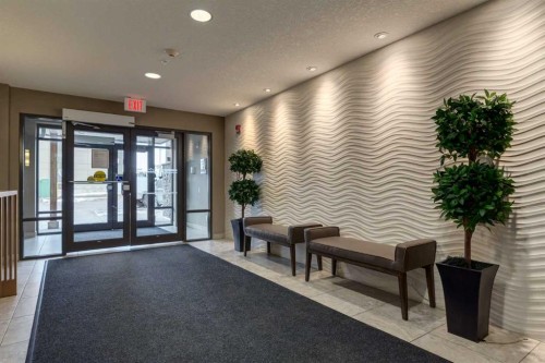207-10 Westpark Link, Calgary, AB - Indoor Photo Showing Other Room