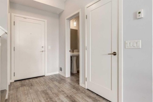 207-10 Westpark Link, Calgary, AB - Indoor Photo Showing Other Room