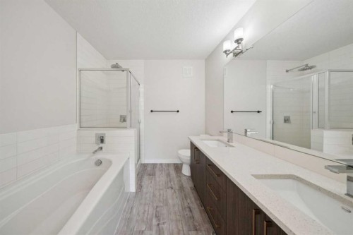 222-7 Westpark Common Sw, Calgary, AB - Indoor Photo Showing Bathroom