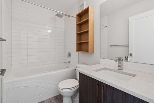 222-7 Westpark Common Sw, Calgary, AB - Indoor Photo Showing Bathroom