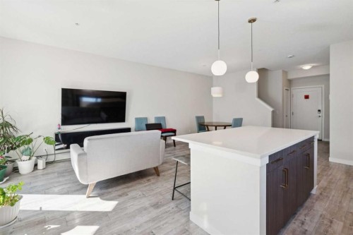 222-7 Westpark Common Sw, Calgary, AB - Indoor Photo Showing Living Room