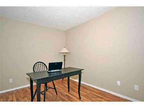 2310-10 Prestwick Bay Se, Calgary, AB - Indoor Photo Showing Office