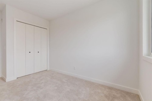 235 Sora Boulevard Se, Calgary, AB - Indoor Photo Showing Other Room
