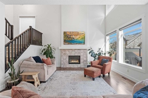25 Westland Crescent Sw, Calgary, AB - Indoor Photo Showing Living Room With Fireplace