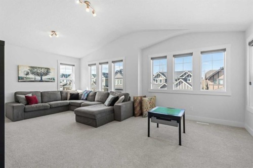 25 Westland Crescent Sw, Calgary, AB - Indoor Photo Showing Living Room