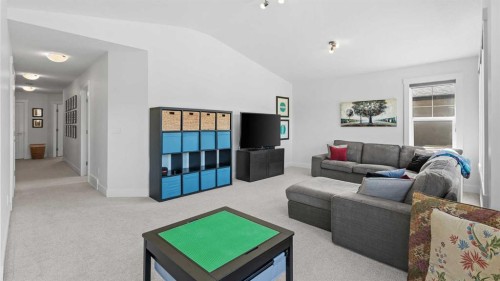 25 Westland Crescent Sw, Calgary, AB - Indoor Photo Showing Living Room