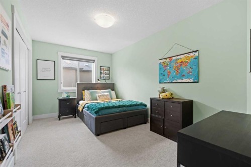 25 Westland Crescent Sw, Calgary, AB - Indoor Photo Showing Bedroom
