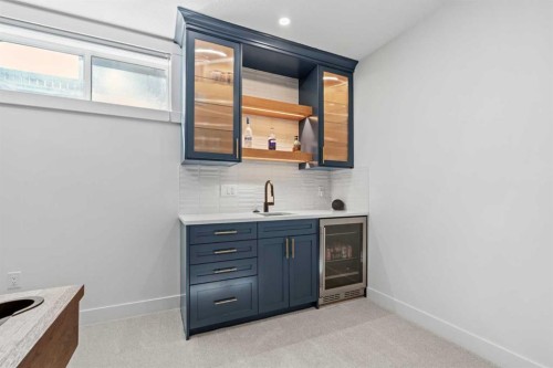 25 Westland Crescent Sw, Calgary, AB - Indoor