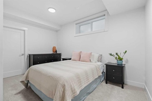 25 Westland Crescent Sw, Calgary, AB - Indoor Photo Showing Bedroom