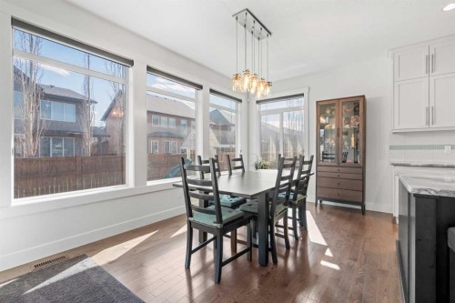 25 Westland Crescent Sw, Calgary, AB - Indoor Photo Showing Dining Room