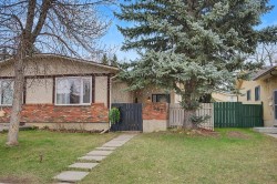 359 Woodvale Crescent SW Calgary, AB T2W 3L3