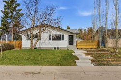 5923 Londonderry Crescent SW Calgary, AB T3E 5X7