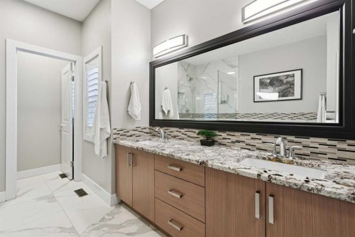 36 Ridge View Close, Cochrane, AB - Indoor Photo Showing Bathroom