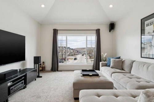 36 Ridge View Close, Cochrane, AB - Indoor Photo Showing Living Room