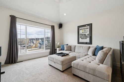 36 Ridge View Close, Cochrane, AB - Indoor Photo Showing Living Room