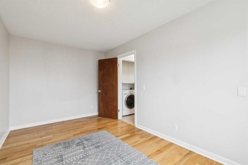 1848 38 Street Ne, Calgary, AB - Indoor Photo Showing Laundry Room