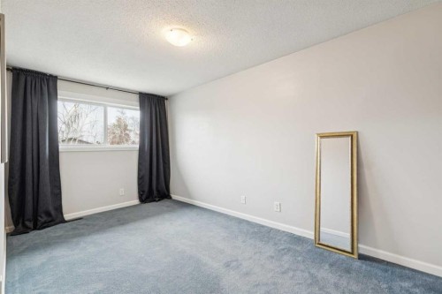 1848 38 Street Ne, Calgary, AB - Indoor Photo Showing Other Room