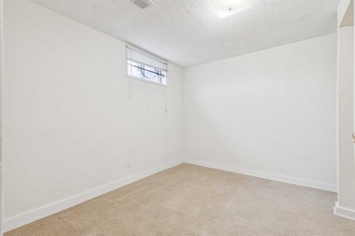 1848 38 Street Ne, Calgary, AB - Indoor Photo Showing Other Room