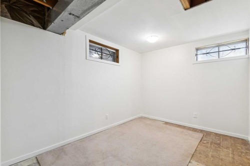 1848 38 Street Ne, Calgary, AB - Indoor Photo Showing Other Room